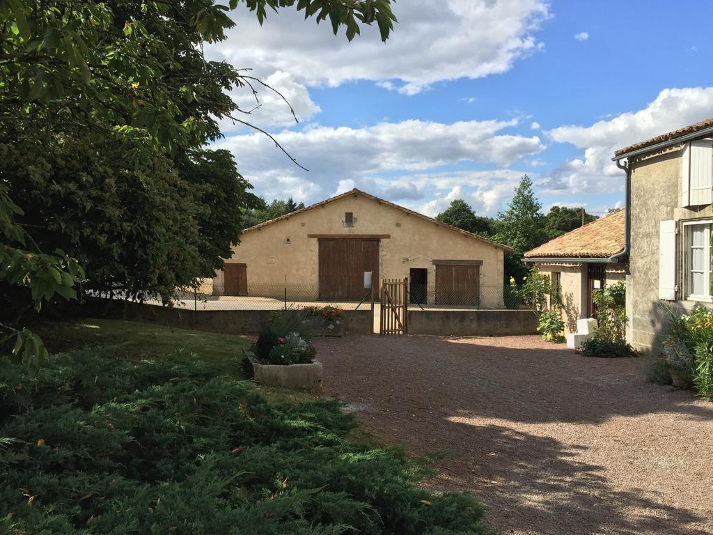 Chambres D'Hotes Du Puy D'Anche Sauze-Vaussais Bagian luar foto